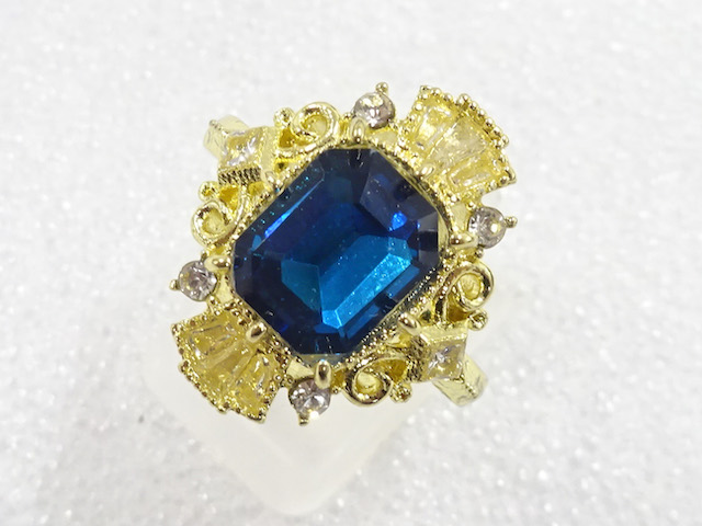 JAPANESE KIMONO / ANTIQUE COLORED STONE RING (SIZE 21.5)